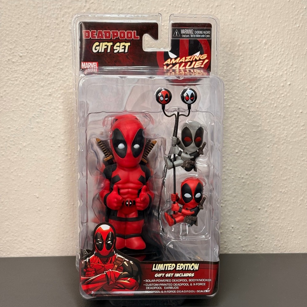 NECA Deadpool Gift Set Unisex OS Red New Limited Edition Body Knocker Scalers